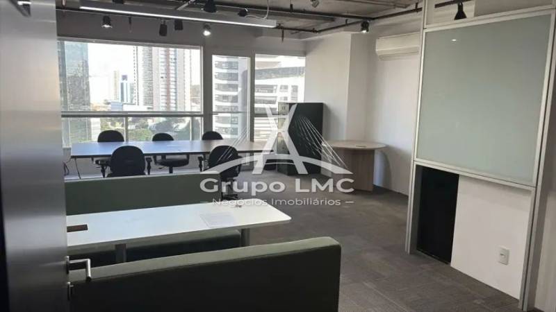 Conjunto Comercial temporada Vila Gertrudes - Referência LMC106