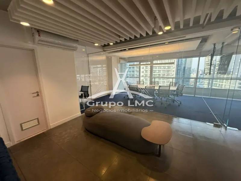 Conjunto Comercial temporada Vila Gertrudes - Referência LMC108